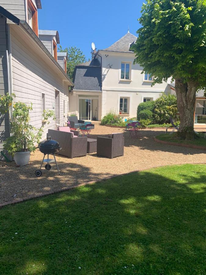 Le Petit Manoir Acomodação com café da manhã Farceaux Exterior foto